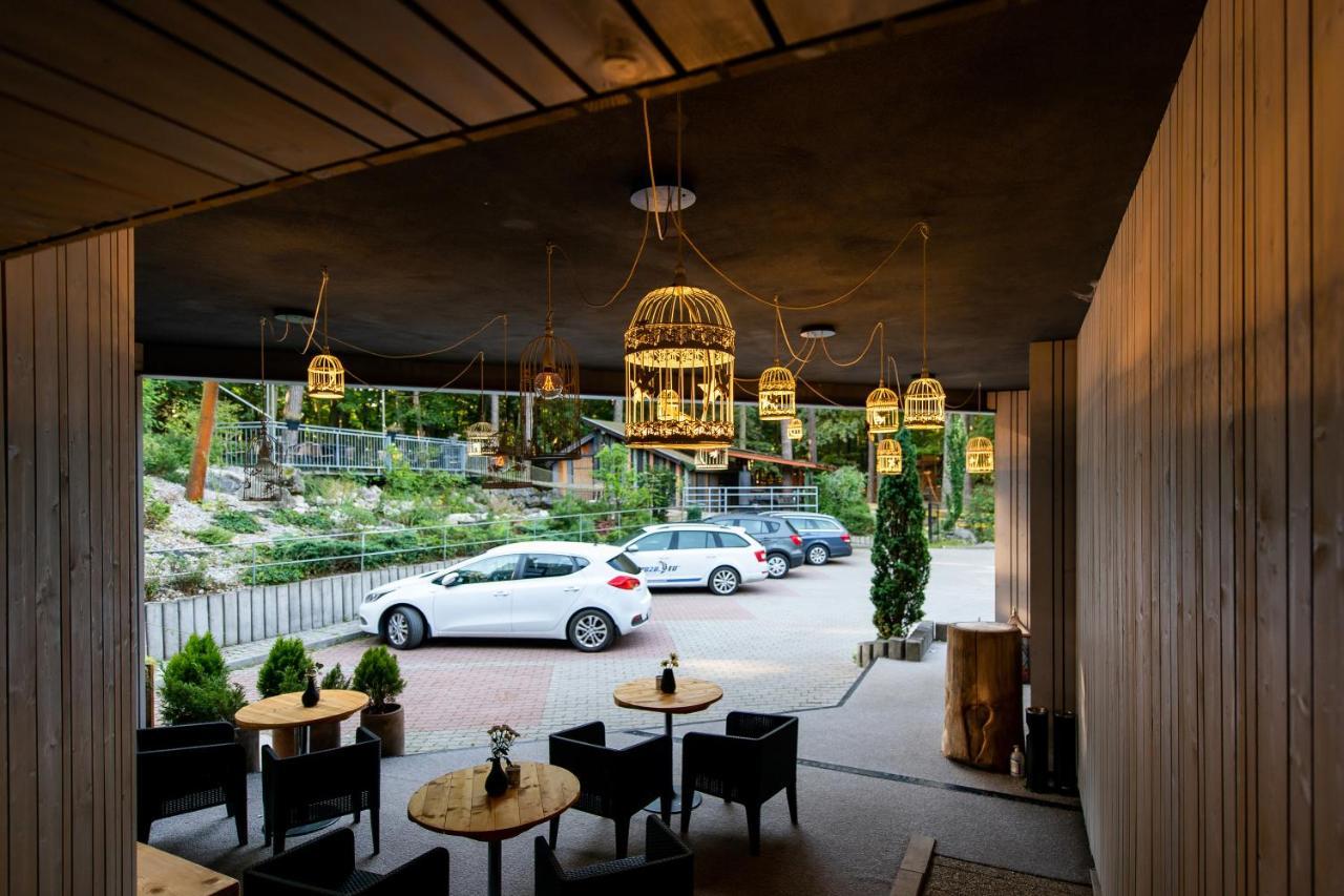Hotel Veverica Trenčín Exterior foto